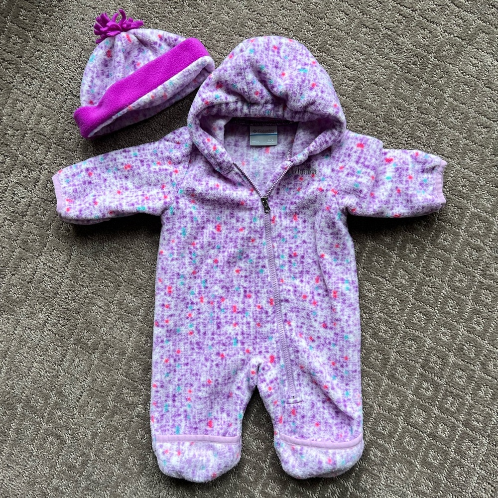 Columbia fleece baby bunting and hat in EUC